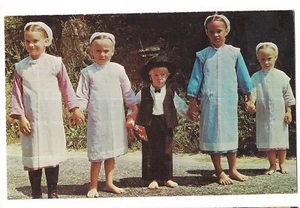 AMISH CHILDREN Girls Boy Sunday Dress Penna Dutch Country Postcard Pennsylvania - Picture 1 of 2