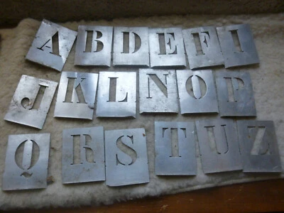 ANCIENS POCHOIRS GABARITS EN ZINC ALPHABET LETTRES . H 40mm et 20mm IMCOMPLETS - Photo 1/4
