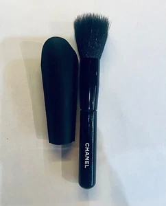 Chanel Les Pinceaux De Chanel Foundation Blending Brush No 102 - Bild 1 von 2