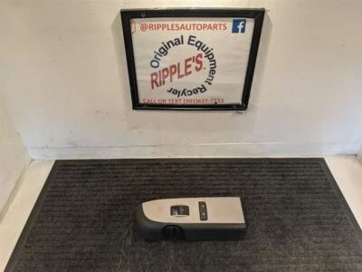 10 - 13 CHEVY SILVERADO 1500 GMC SIERRA POWER WINDOW SWITCH RIGHT SIDE - Image 1 of 4