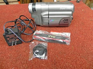 JVC SVHSC GR-SXM 527u COMPACT SVHS-C VIDEO CAMCORDER NO BATTERY - Picture 1 of 11