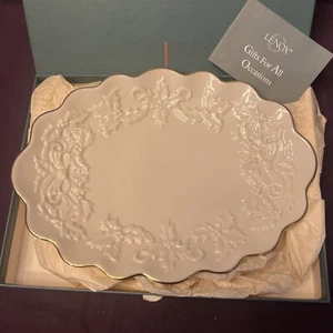 Lenox Porzellan 10" Elfenbein Oval Stechpalme Urlaub Gastgeberin Kollektion - Bild 1 von 5