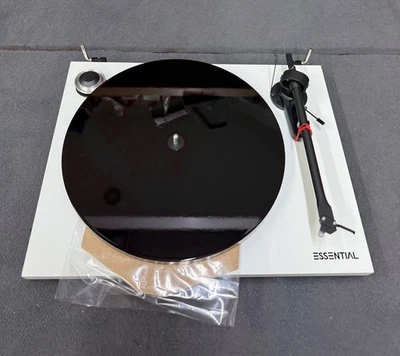 Pro-ject ESSENTIAL III PHONO Vinyl Turntable White Ortofon OM10 Cartridge #OP - Image 1 of 4