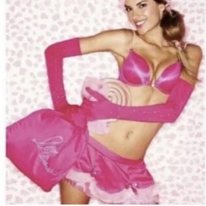 Sexy Little Things - Victoria Secret Pink Christmas Santa Skirt - One Size Satin - Picture 1 of 4