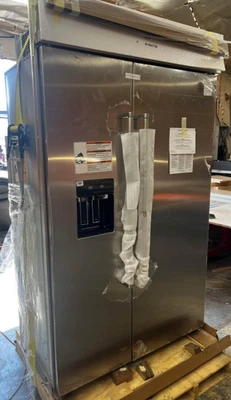 KitchenAid 29,4 pies cúbicos Refrigerador incorporado lado a lado de 48 pulgadas - KBSD708MSS  Foto 1 de 4