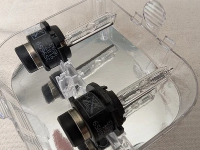 2 Osram Xenarc D2S Headlight Light Bulbs 66040 DOT 35W Germany - Image 1 of 4