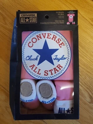Converse All Star Rosa Bebé Set 0-6 Meses (Una Pieza, Sombrero, Zapatillas) Foto 1 de 3