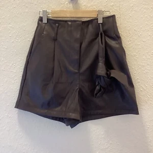 New Look bitter chocolate Faux Leather PU Shorts in With Belt Size 8 rrp £23.99 - Picture 1 of 4