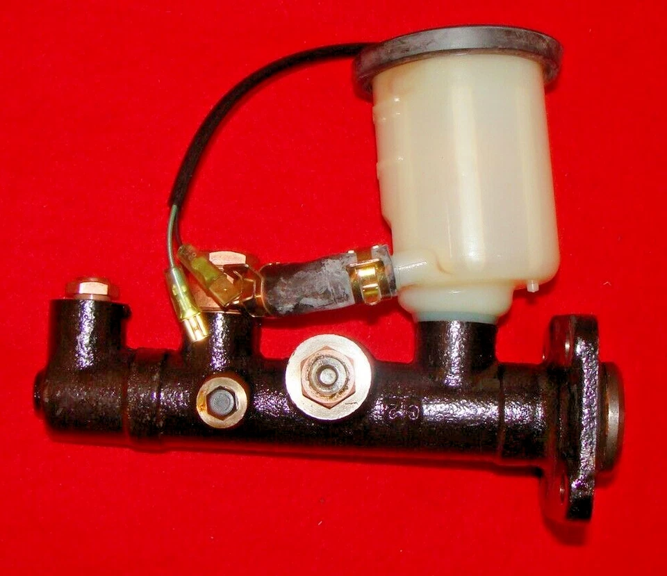 Cilindro mestre de freio Coni-Seal MC101310 para Toyota Celica Supra 1979-81 - Imagem 1 de 4