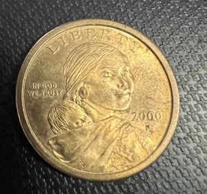 2000 P Sacagawea One Dollar Coin US Liberty Philadelphia Gold Color - Picture 1 of 6