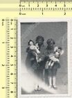 Deux filles tenant jouet poupées enfants erreur de film abstrait vintage photo originale