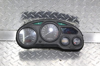 Suzuki Katana 600 GSX600F 2001 velocímetro medidores velocímetro de racimo 16.818 millas Foto 1 de 4