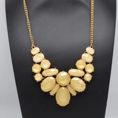 Collar babero firmado por Vera Wang tono oro amarillo pálido B155 Foto 1 de 4