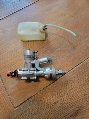 K&B 3.5 Inboard Engine With Carb, Driveshaft and Fuel Tank RC Tunnel Boat  - Image 1 of 4