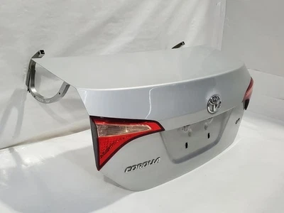 Toyota Corolla LE 2017 2018 OEM 1F7 clásico plateado con bisagras lámparas tapa maletero  Foto 1 de 4