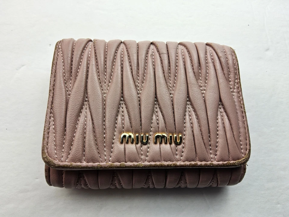 Cartera triple de cuero rosa Miu Miu Foto 1 de 4