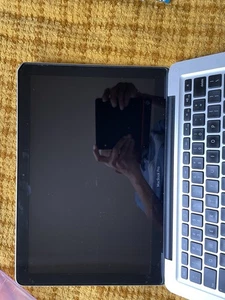 Apple MacBook Pro - Picture 1 of 12