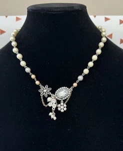 Collana AEO American Eagle Outfitters perle finte strass design vintage - Foto 1 di 6