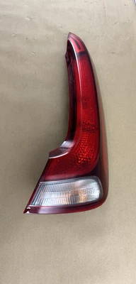 KIA SOUL 2020 2021 2022 LUZ TRASERA halógena lateral del pasajero sin soporte lateral OEM Foto 1 de 4