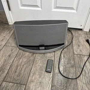 Bose SoundDock 10 MIT NEUEM BLUETOOTH ADAPTER. SCHÖNER ZUSTAND/MIT FERNBEDIENUNG TOLLER SOUND! - Bild 1 von 8