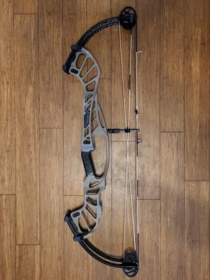 Hoyt Invicta 37 SVX RH 50# Tan - Image 1 of 4