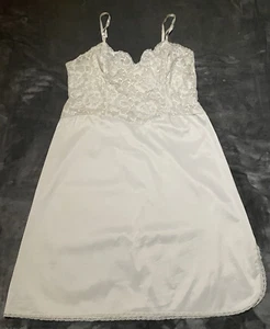 Slip completo vintage Vanity Fair avorio con corpetto e bordo in pizzo taglia 40 - Foto 1 di 5