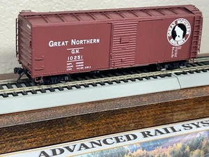 GREAT NORTHERN BROWN 40' PLYWOOD PANEL BOXCAR HO Scale ETCHED METAL WALKWAYS NEW - Picture 1 of 10