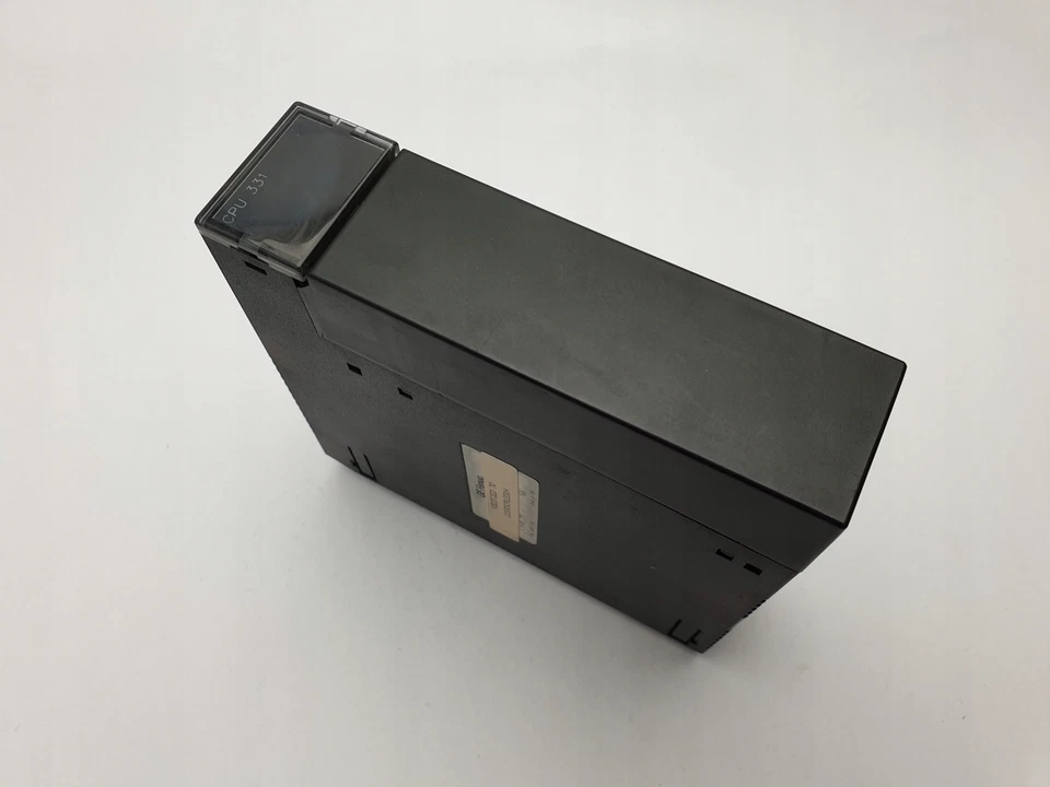 GE FANUC 90-30 CPU 331 IC693CPU331H - Photo 1/4