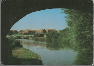 Great Linford, Milton Keynes, Buckinghamshire - boat moorings - postcard c.1980s - Picture 1 of 2