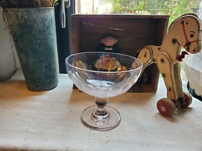 petite coupe à fruit, centre de table, compotier en verre sur pied - Photo 1/4