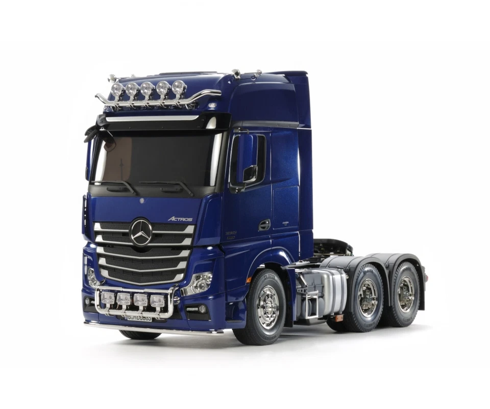 Tamiya 300056354 1:14 RC MB Actros 3363 Pearl Blue vorl. balu lackiert Mercedes - Bild 1 von 1