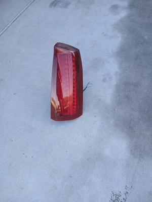 2005 2006 2007 CADILLAC STS RH BRAKELIGHT LED OEM - Image 1 of 4