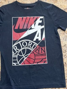 Boy’s Nike Jordan Shirt Size 10/12 - Picture 1 of 3