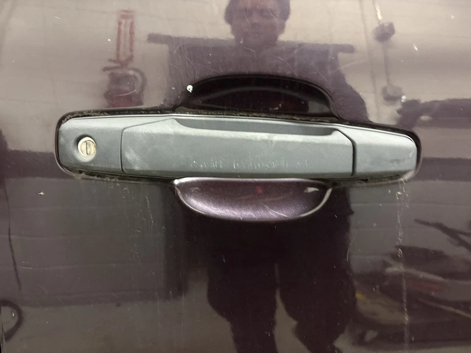 Manija de puerta exterior derecha Chevrolet 1500 Silverado 2007-2013 Foto 1 de 1