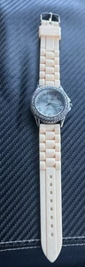 Orologio da polso analogico Geneva beige con cristalli e cinturino con fibbia - Foto 1 di 5
