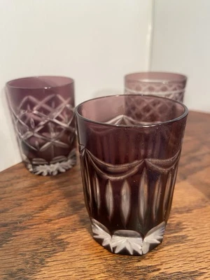 LOTE DE 7 VASOS DE CRISTAL TAMAÑO JUGO AMATISTA CORTE A CLARO Foto 1 de 2