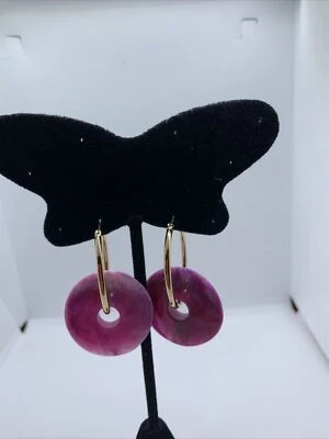 Brincos Trina Turk tom dourado argolas de 2' com discos de resina roxa Jt9 novos sem etiquetas - Imagem 1 de 4