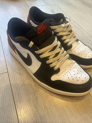 Talla 11- Air Jordan 1 Retro OG Puntera Baja Negra Foto 1 de 4