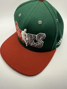 Cappello snapback vintage Milwaukee Bucks NBA Adidas ricamato logo retrò berretto - Foto 1 di 4