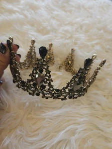 Corona in metallo impreziosita da strass taglia piccola costume Halloween bambini decorazione casa - Foto 1 di 1