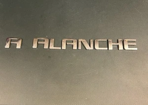 2007-13 Chevy Chevrolet Avalanche Tailgate Emblem MISSING V - Picture 1 of 8