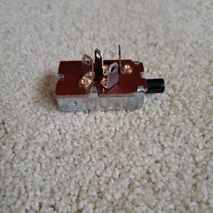 Interruptor de seguridad DVPARTS 430-403 compatible con varios cortacésped Black & Decker Craftsman - Imagen 1 de 3