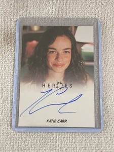 Tarjeta autógrafa del programa de televisión Rittenhouse Heroes 2010 #Katie Carr casi nueva - Imagen 1 de 3