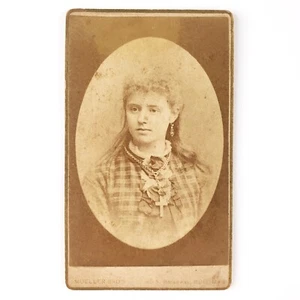 Baltimore Girl & Cross Necklace CDV c1875 Maryland Photo by Mueller Bros C4165 - Picture 1 of 2