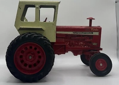 1/16 International Harvester Farmall 1456 Tractor With Canopy, 2008 Ontario Toy - Image 1 of 4