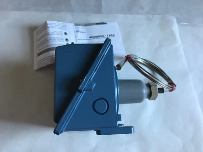 NEW UNITED ELECTRIC F402-2BS TEMPERATURE AC CONTROLS,-125-350 DEGREES ACC AC ,ET - Image 1 of 4