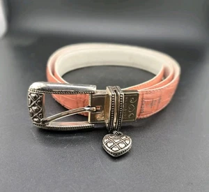 Vintage Brighton rosa Ledergürtel L/34 silberfarbene Schnalle HERZ Anhänger # 05019 - Bild 1 von 9