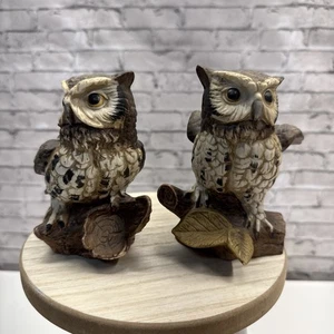 Homco Keramik gehörnte Eulen auf Baumstämmen Figuren 5" Vintage 70er Jahre 2er Set - Bild 1 von 10