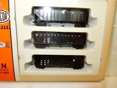 Con-Cor   N Scale   Set of   3  Pennsylvania RR  3 Bay  45'  Hopper Cars-  Look! - Image 1 of 4