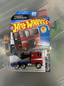 Hot Wheels TRANSFORMERS OPTIMUS PRIME HW Screen Time Series - Picture 1 of 5